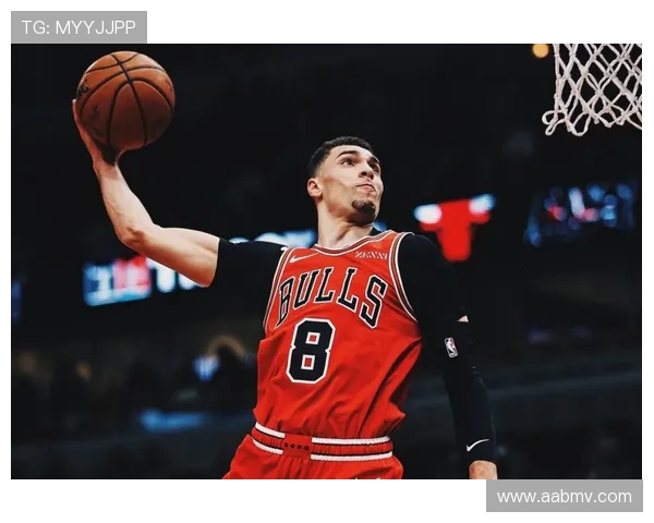 张博源:伊利诺伊比赛风格与我高度契合擅长投篮冲筐和传球技巧 张博源:伊利诺伊比赛风格与我高度契合擅长投篮冲筐和传球技巧